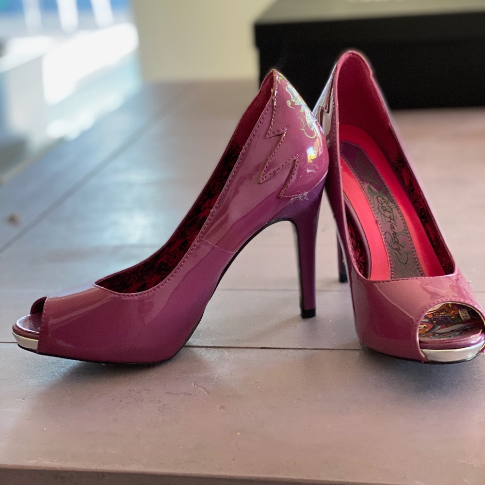Ed Hardy peep toe 4.5" heels size 6